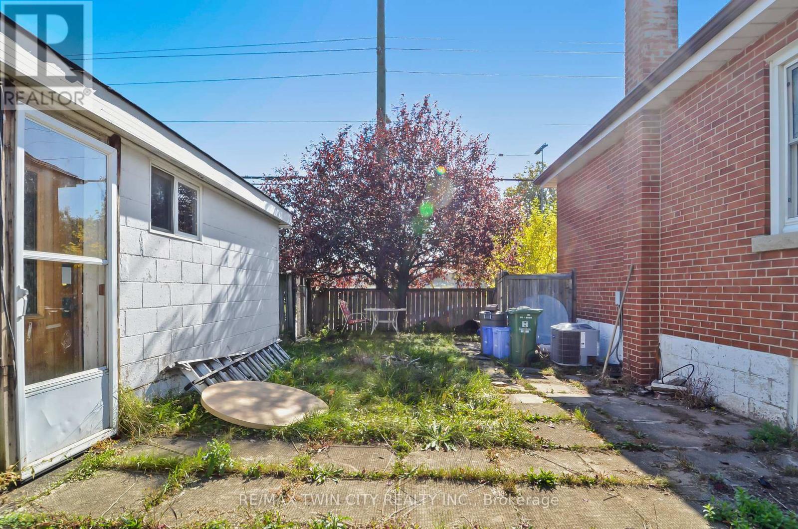 66 Walter Avenue N Property Photo 44