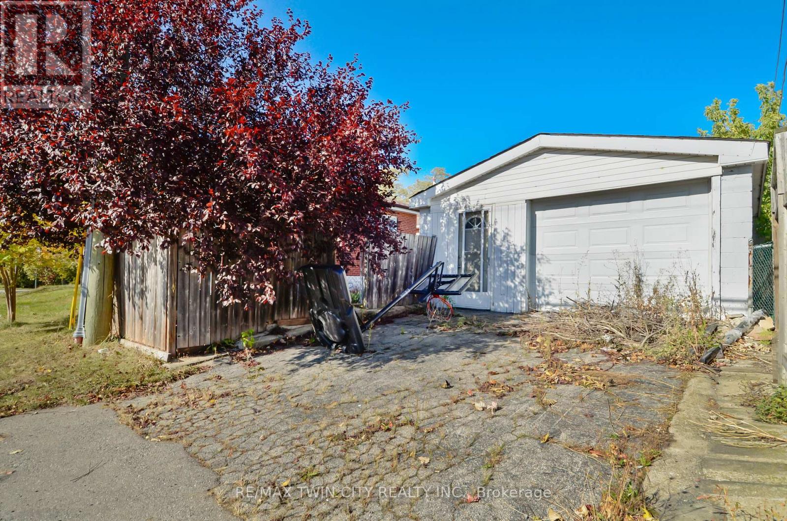 66 Walter Avenue N Property Photo 45