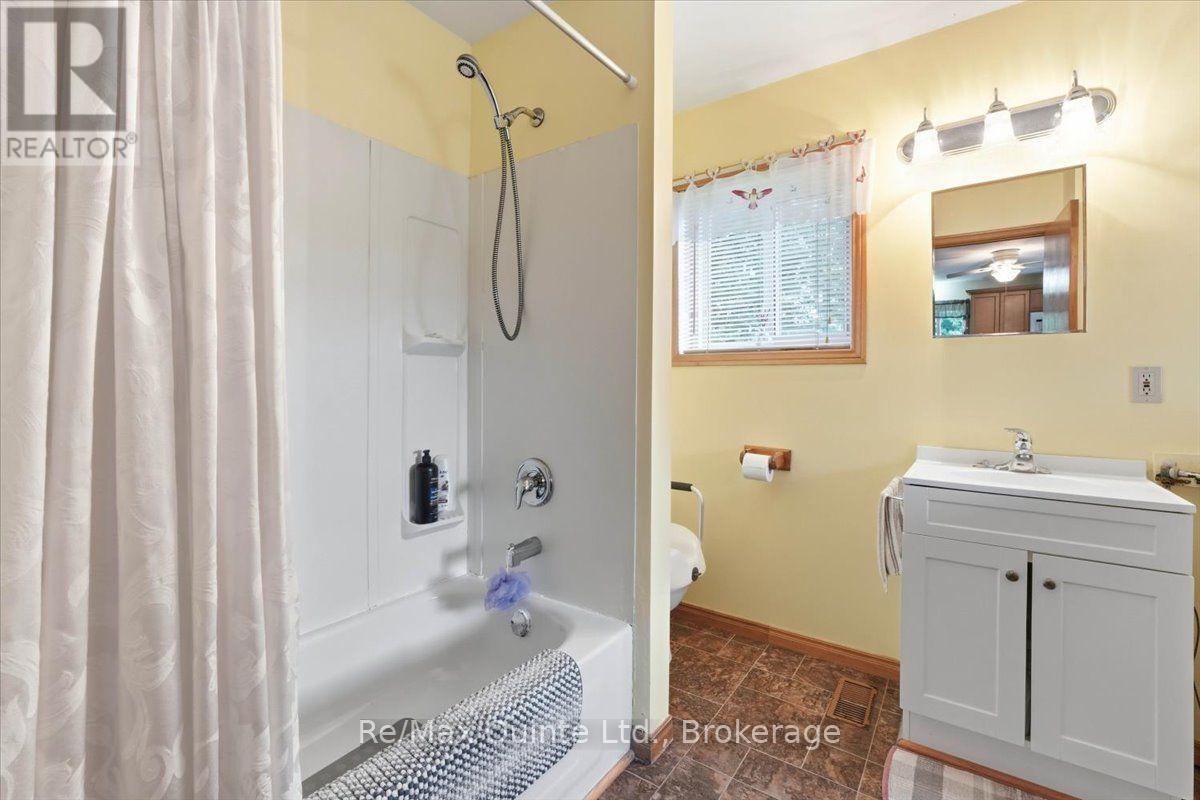 16492 Highway 62 Property Photo 17