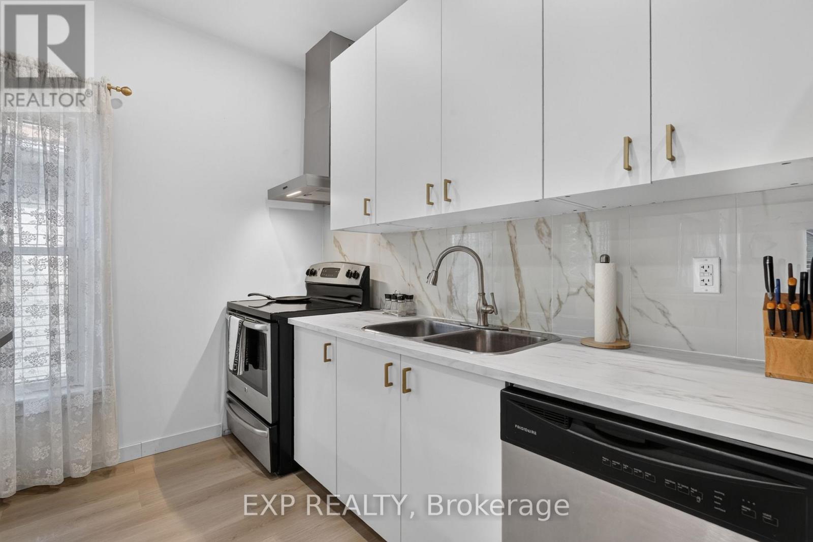 45 Phipps Street Property Photo 24