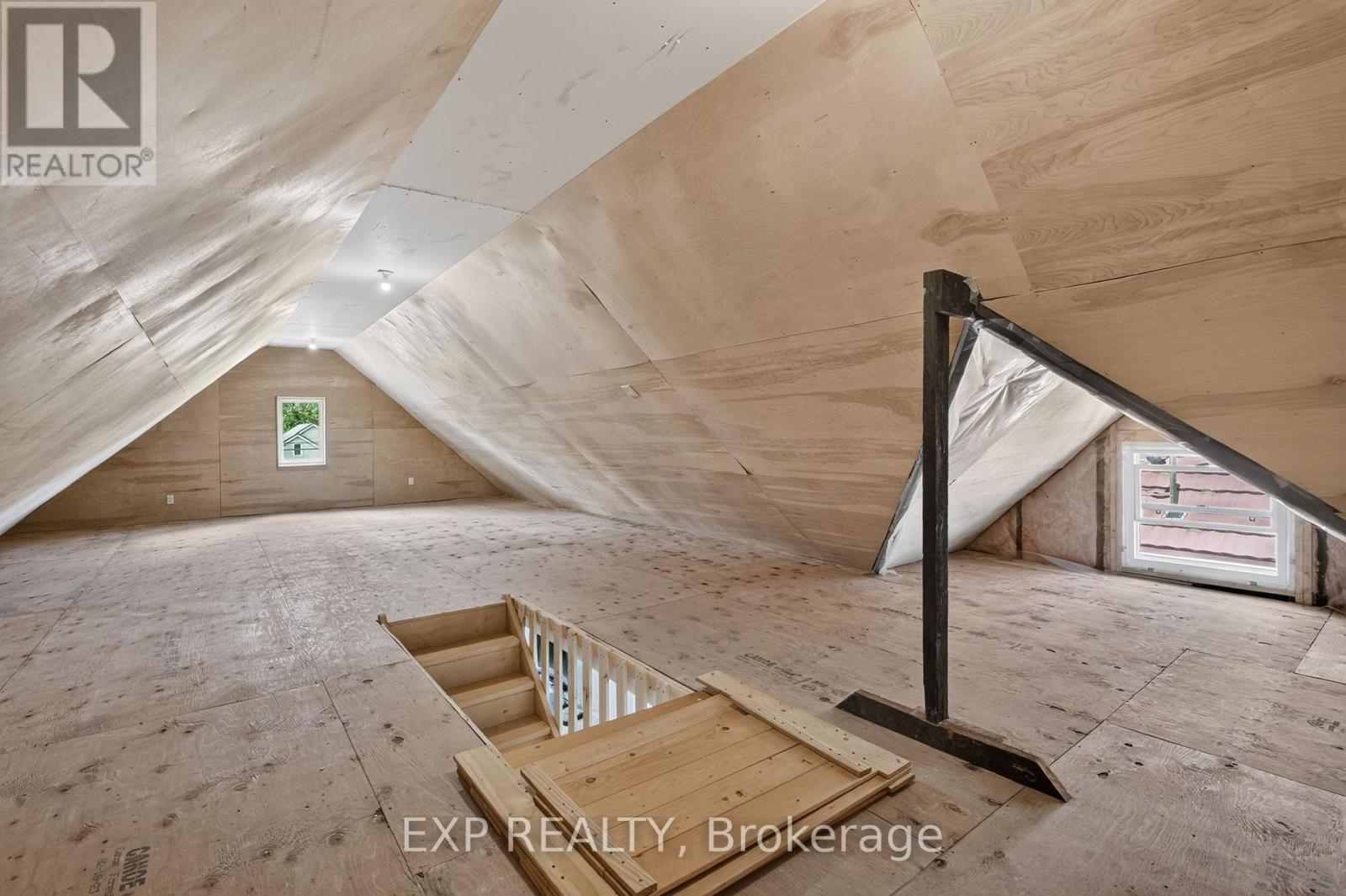 45 Phipps Street Property Photo 27