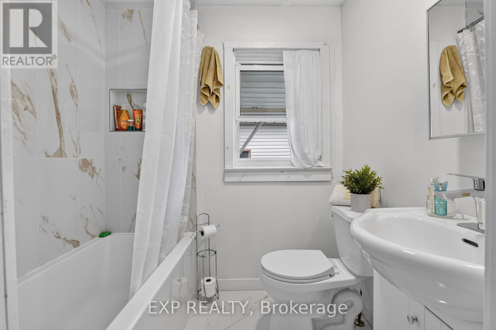 45 Phipps Street Property Photo 32