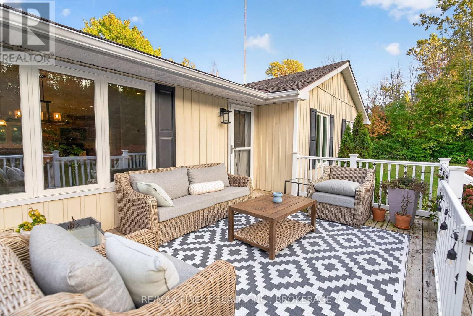 466 Mackenzie Road Property Photo 4