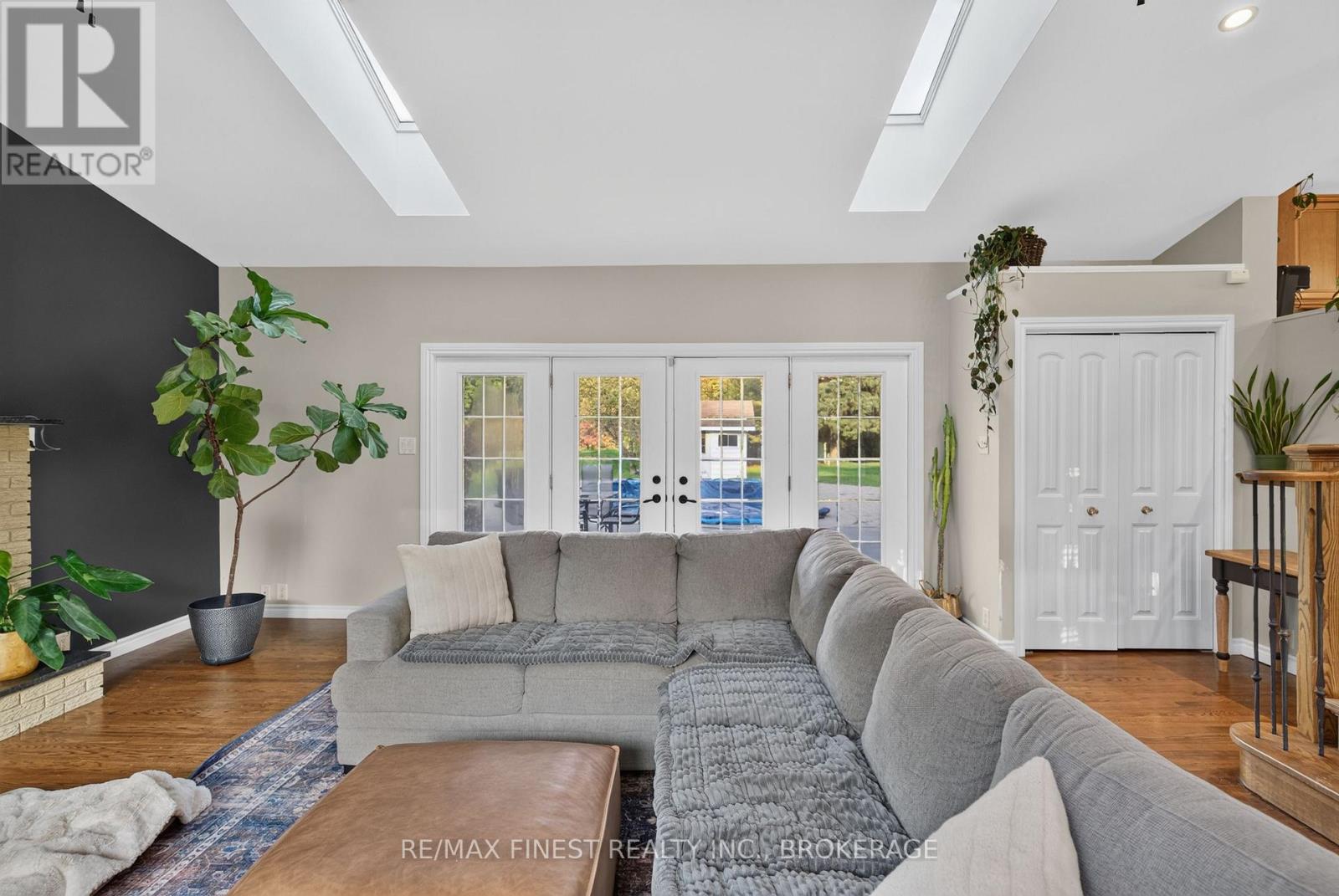 466 Mackenzie Road Property Photo 10