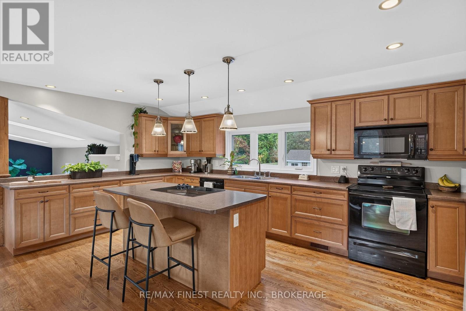 466 Mackenzie Road Property Photo 14