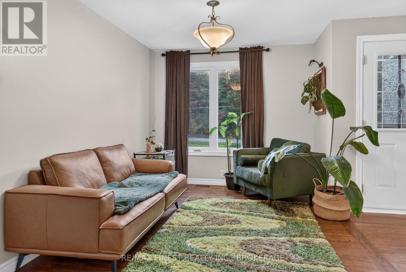 466 Mackenzie Road Property Photo 20