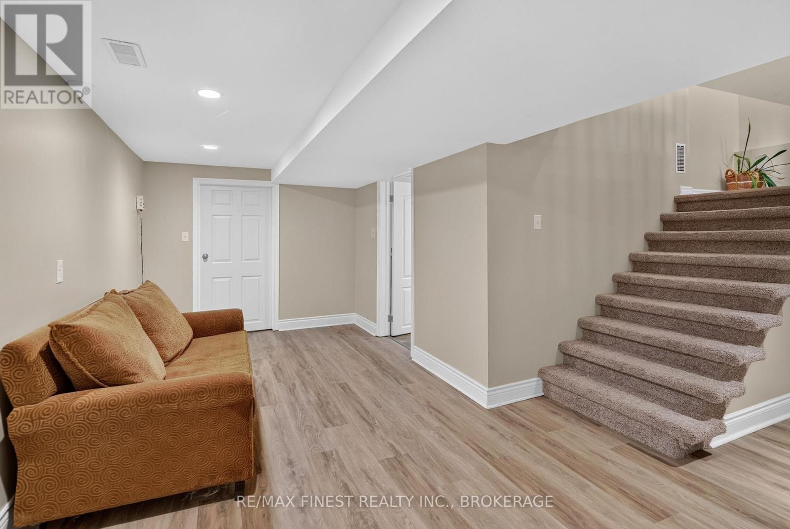 466 Mackenzie Road Property Photo 37