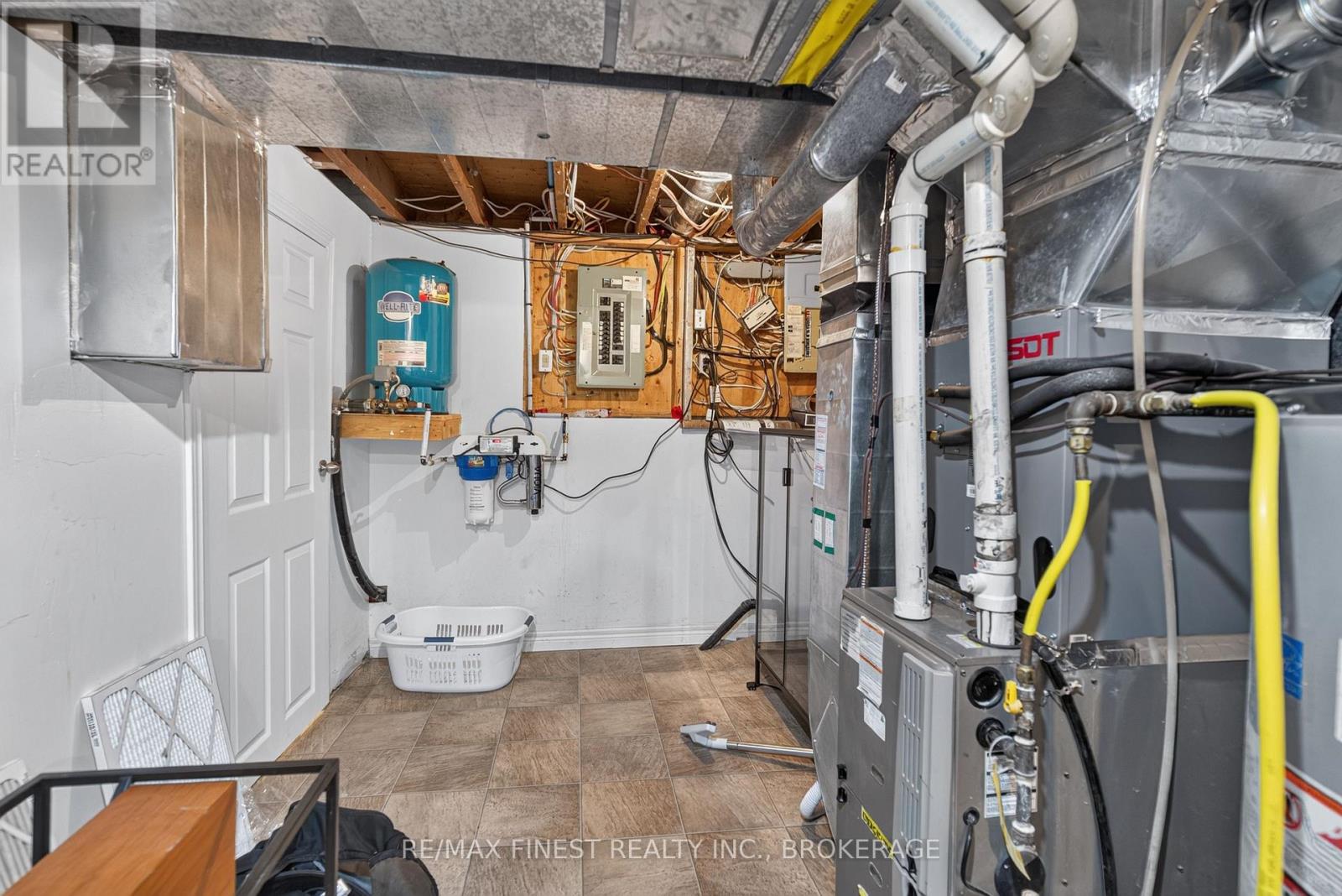 466 Mackenzie Road Property Photo 40