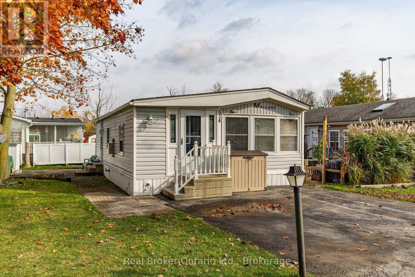 524 Poplar Place Property Photo 1