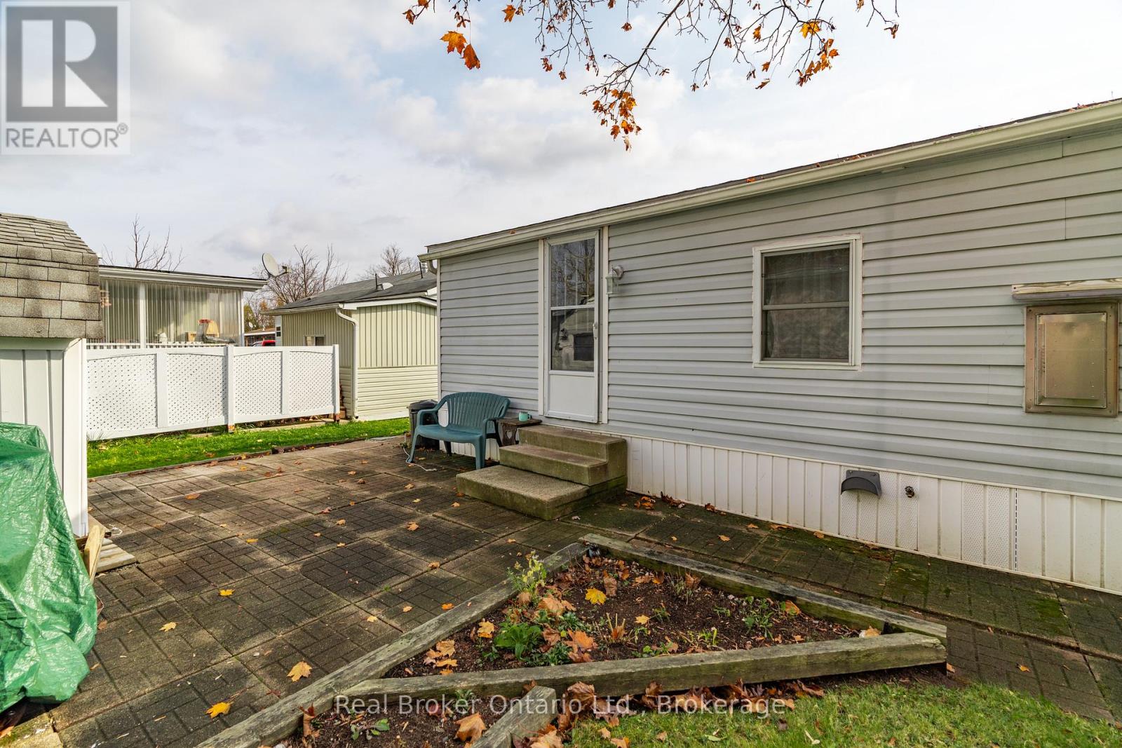 524 Poplar Place Property Photo 31