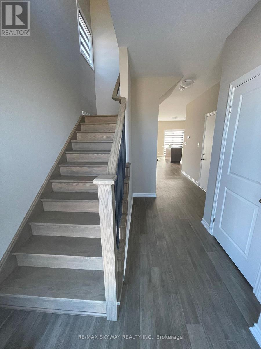 294 Wellandvale Drive Property Photo 4