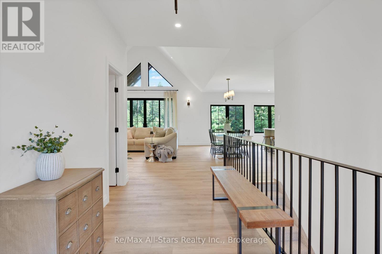 210 White Valley Road Property Photo 5