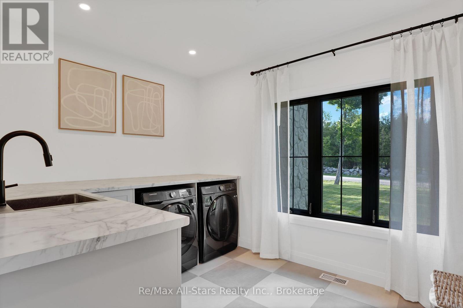 210 White Valley Road Property Photo 15