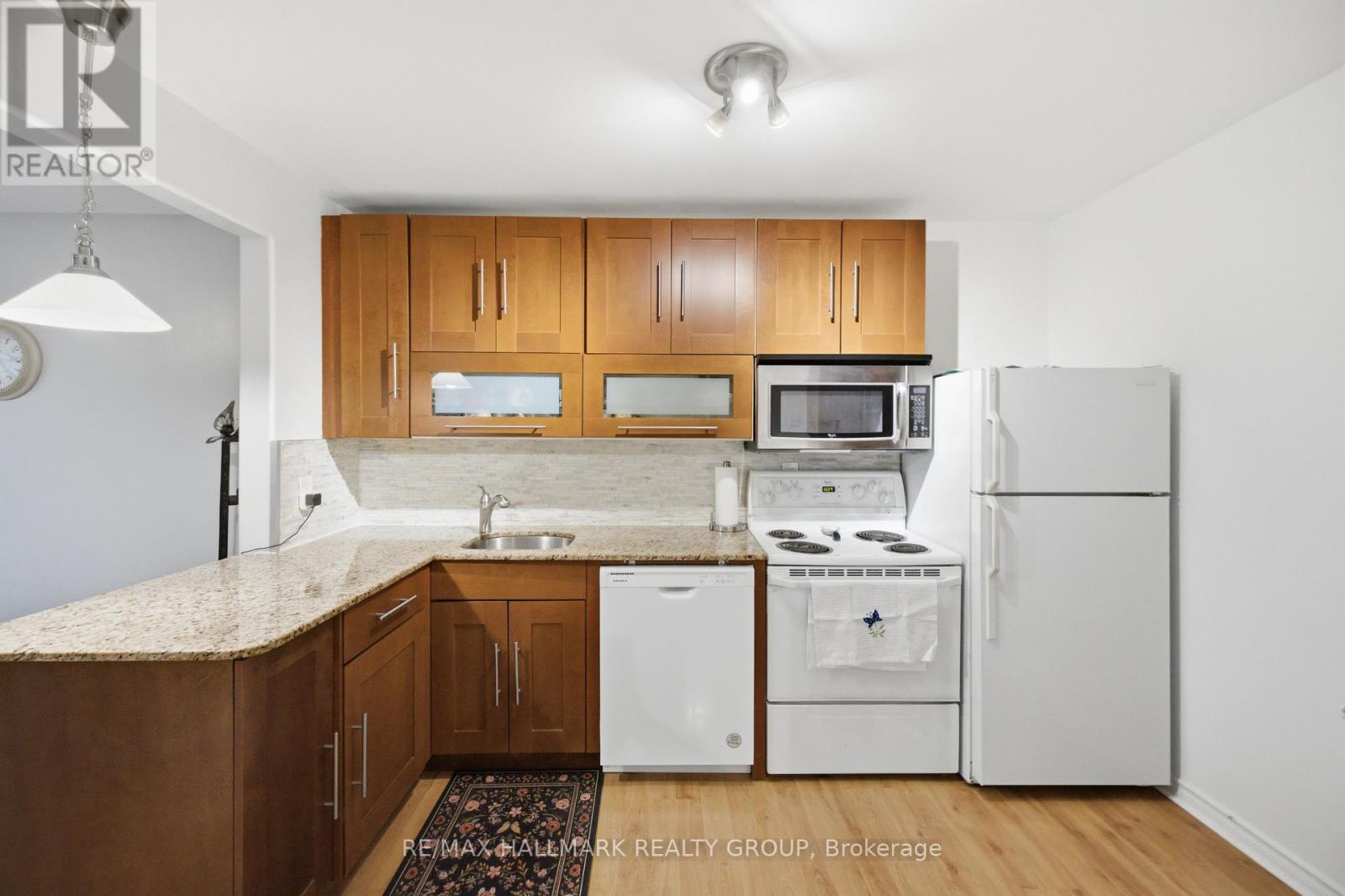 5 - 420 Fenerty Court Property Photo 4