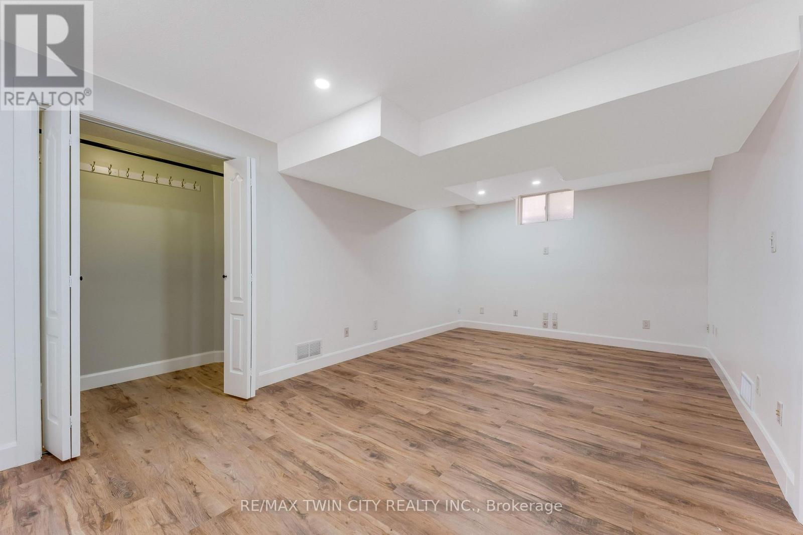 31 Swartz Street Property Photo 30