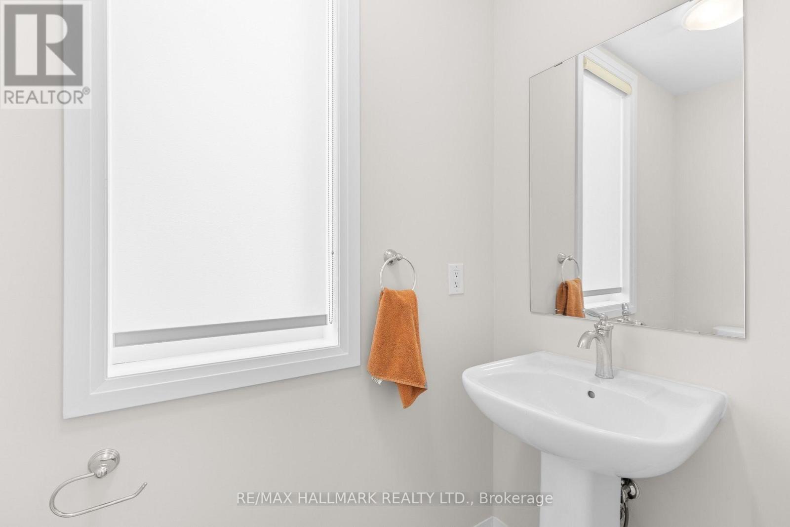 16 Crossmore Crescent Property Photo 5