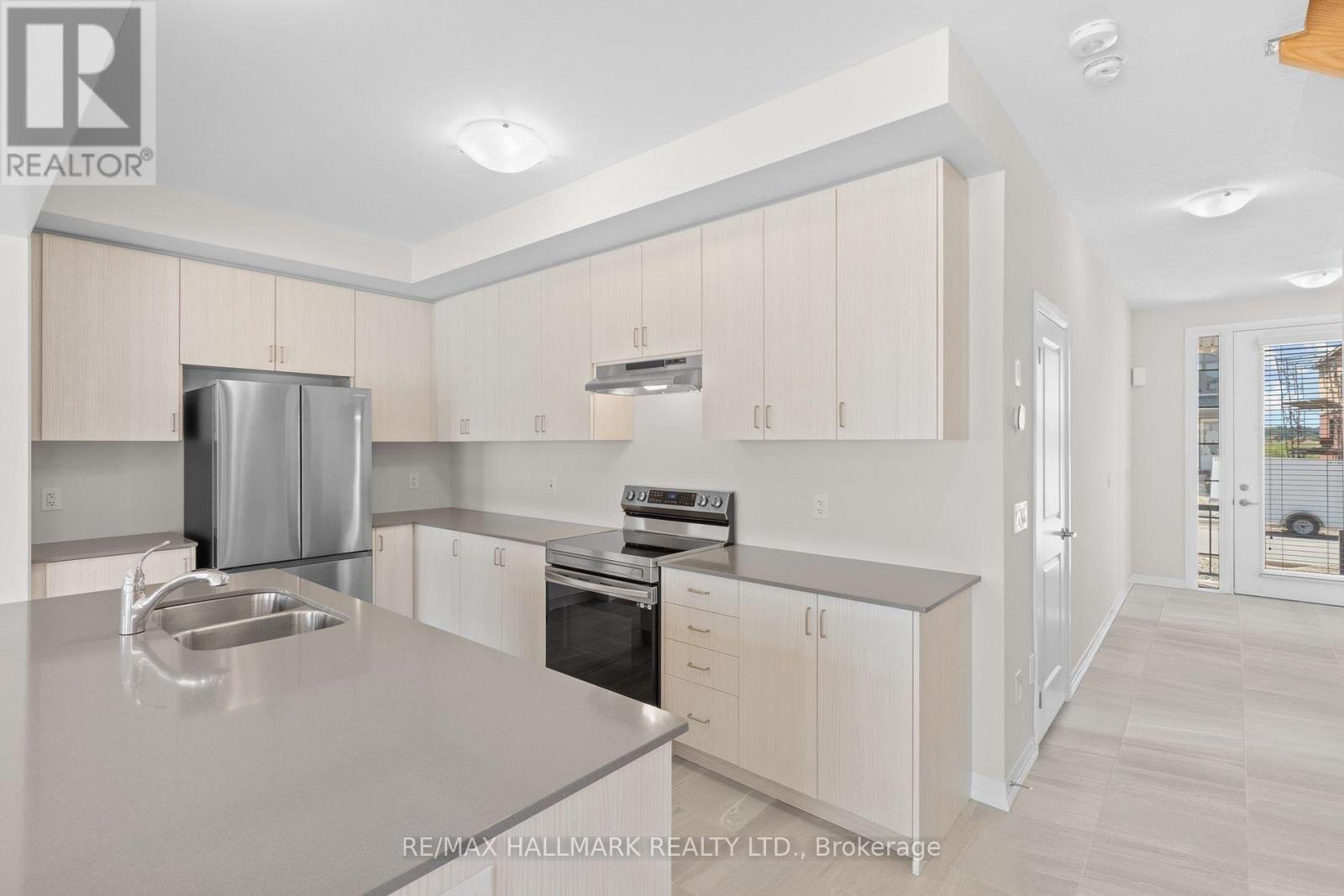 16 Crossmore Crescent Property Photo 9