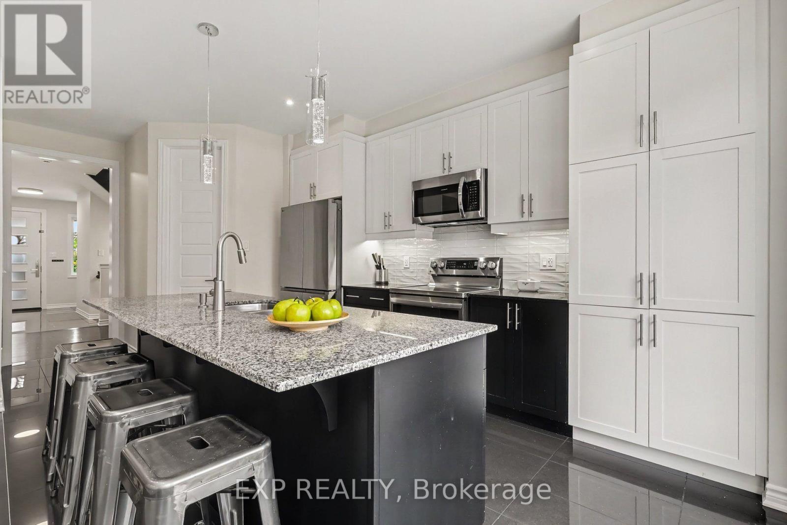 127 Switch Grass Crescent Property Photo 14