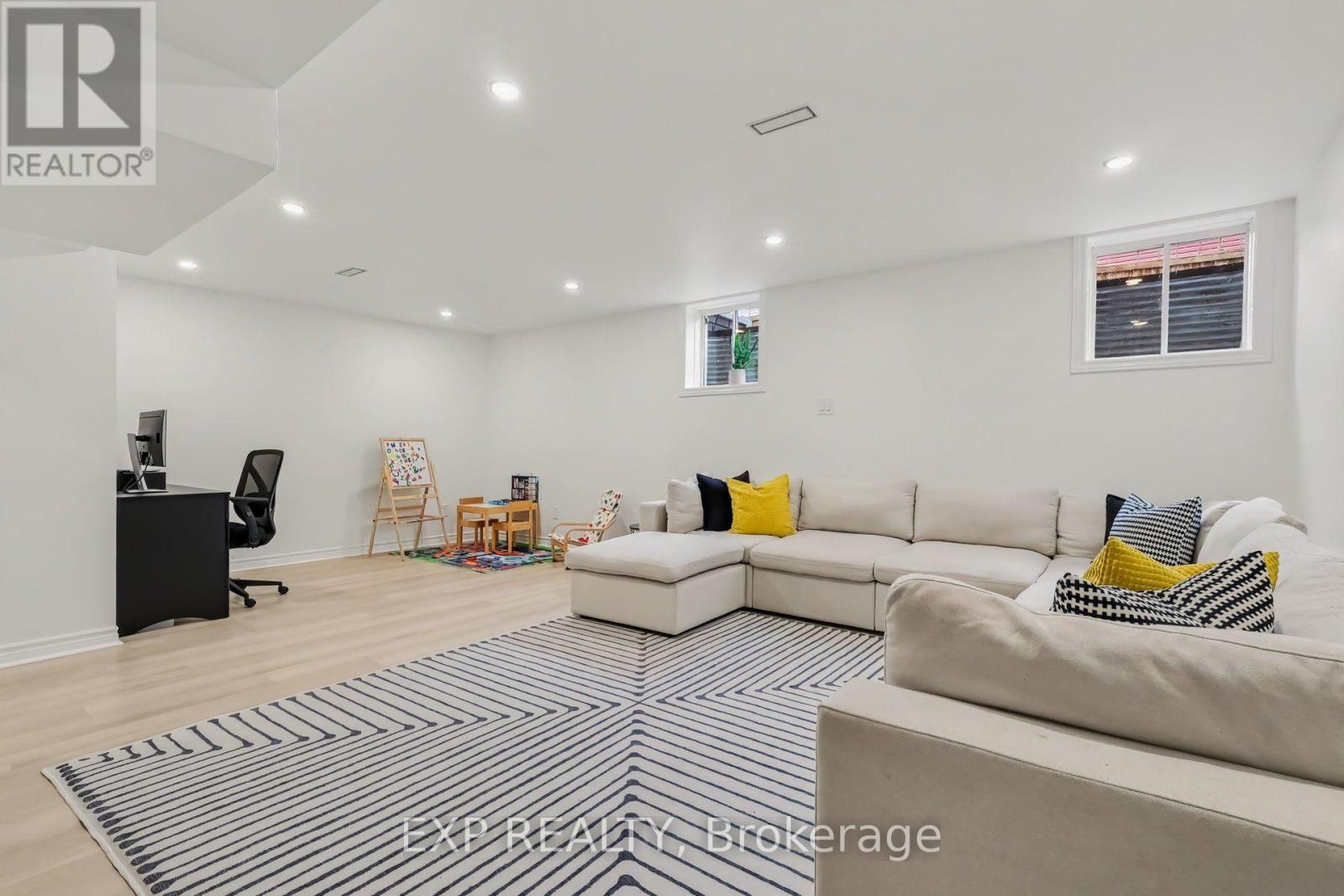 127 Switch Grass Crescent Property Photo 27
