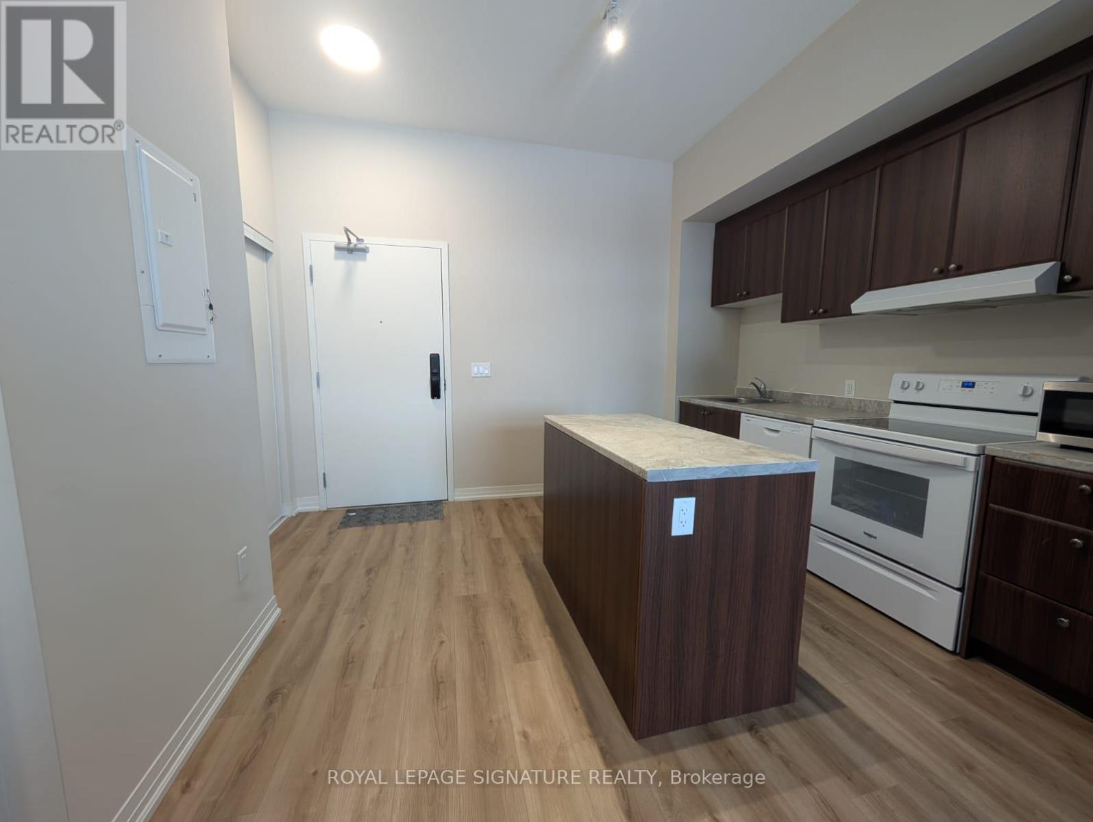 Up27 - 50 Herrick Avenue Property Photo 23