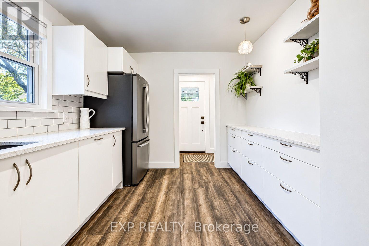 36 Crestwood Avenue Property Photo 9