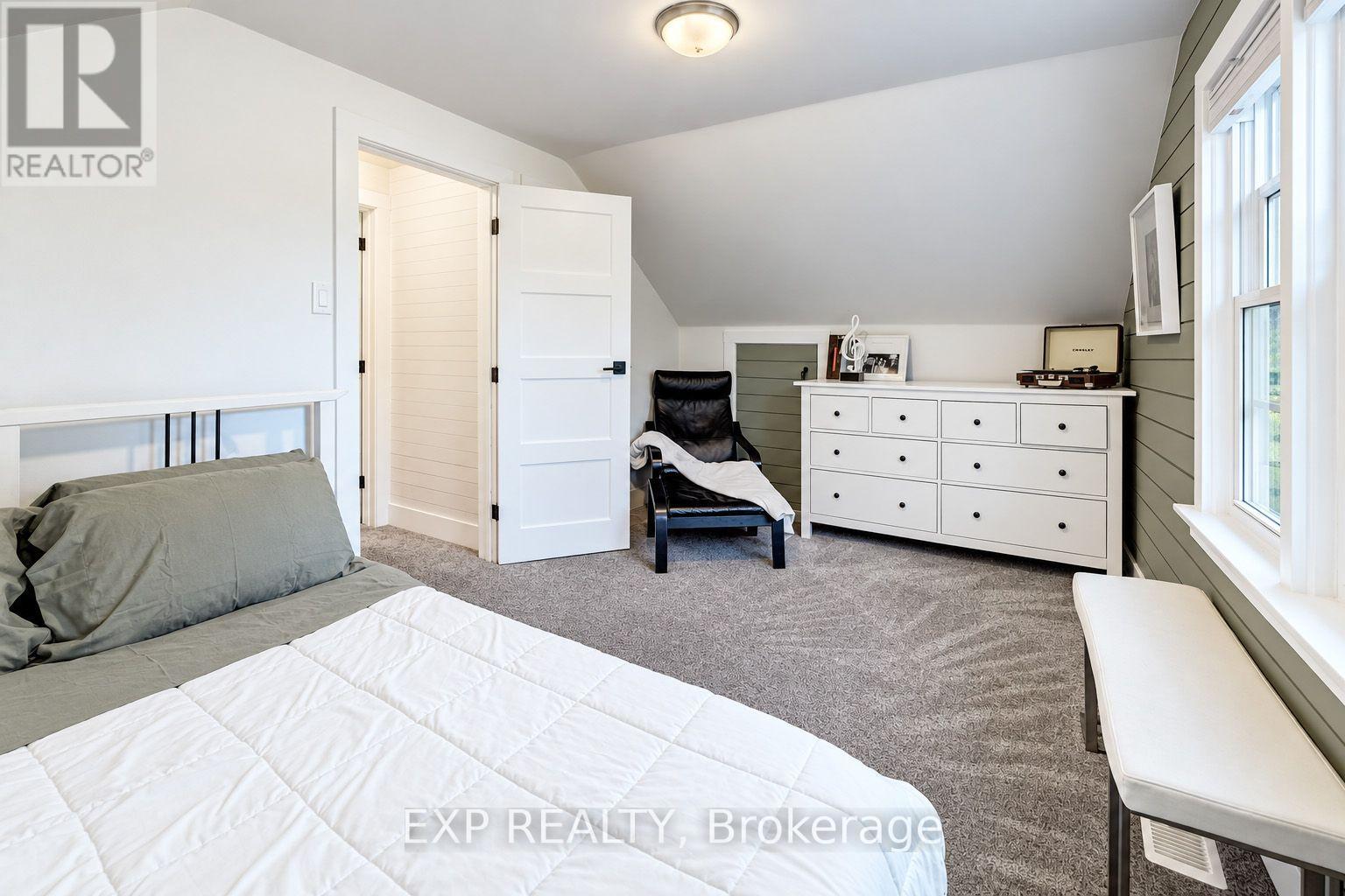 36 Crestwood Avenue Property Photo 18