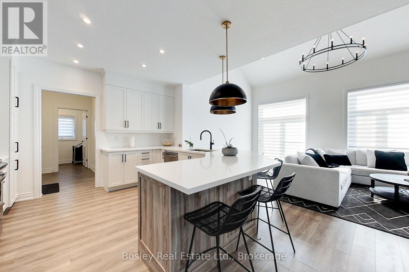 162 Anchors Way Property Photo 3