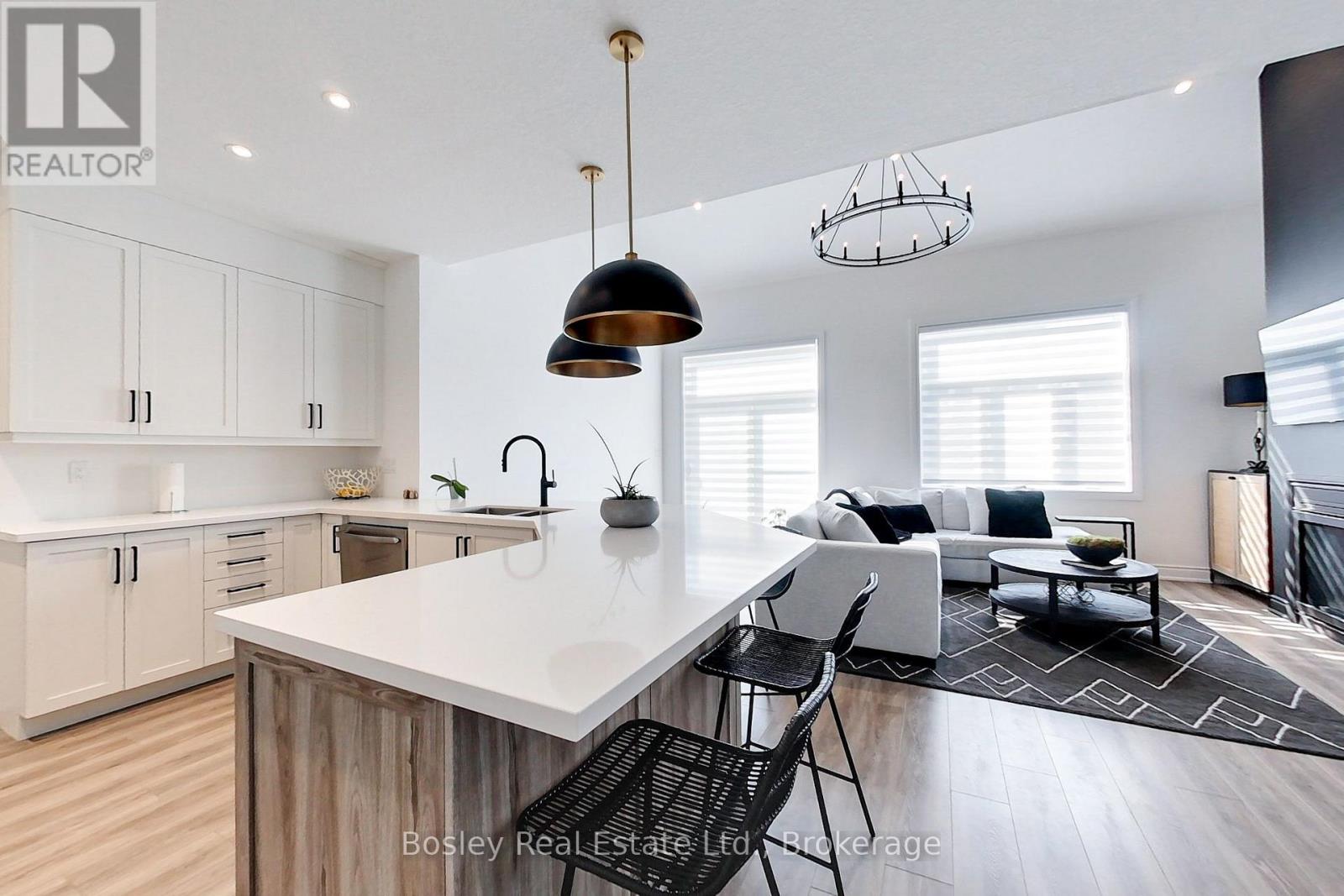 162 Anchors Way Property Photo 7