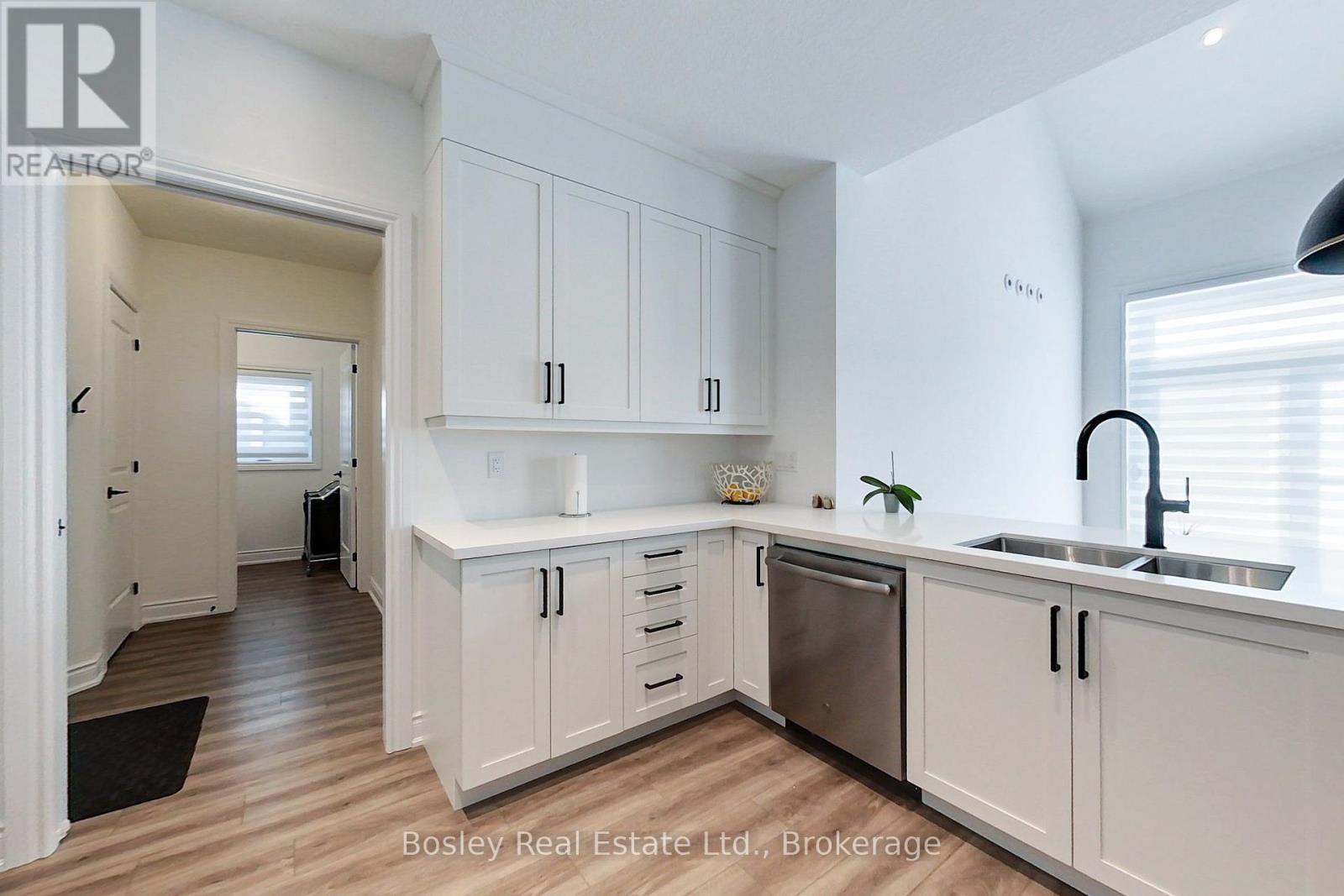 162 Anchors Way Property Photo 13
