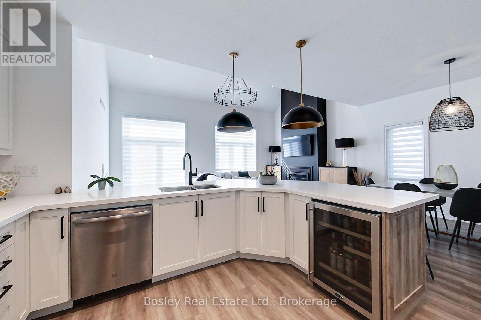 162 Anchors Way Property Photo 14