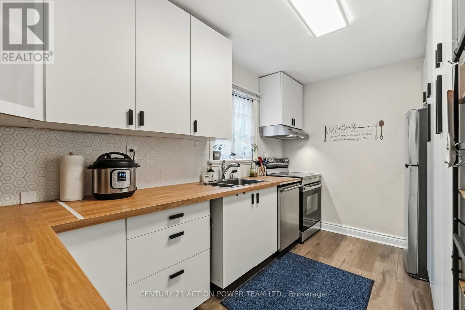 660 St Laurent Boulevard Property Photo 8