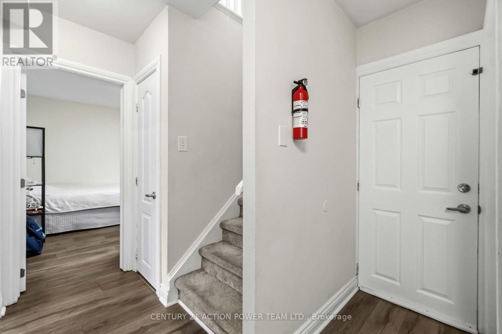 660 St Laurent Boulevard Property Photo 11