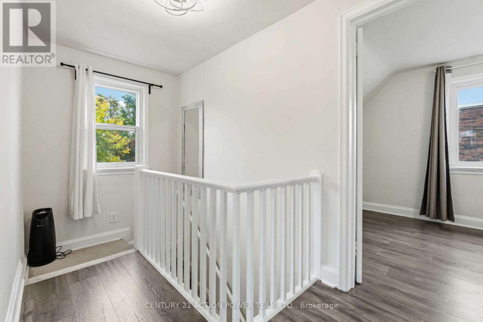 660 St Laurent Boulevard Property Photo 16
