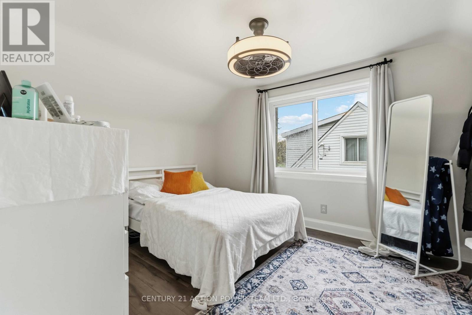 660 St Laurent Boulevard Property Photo 18