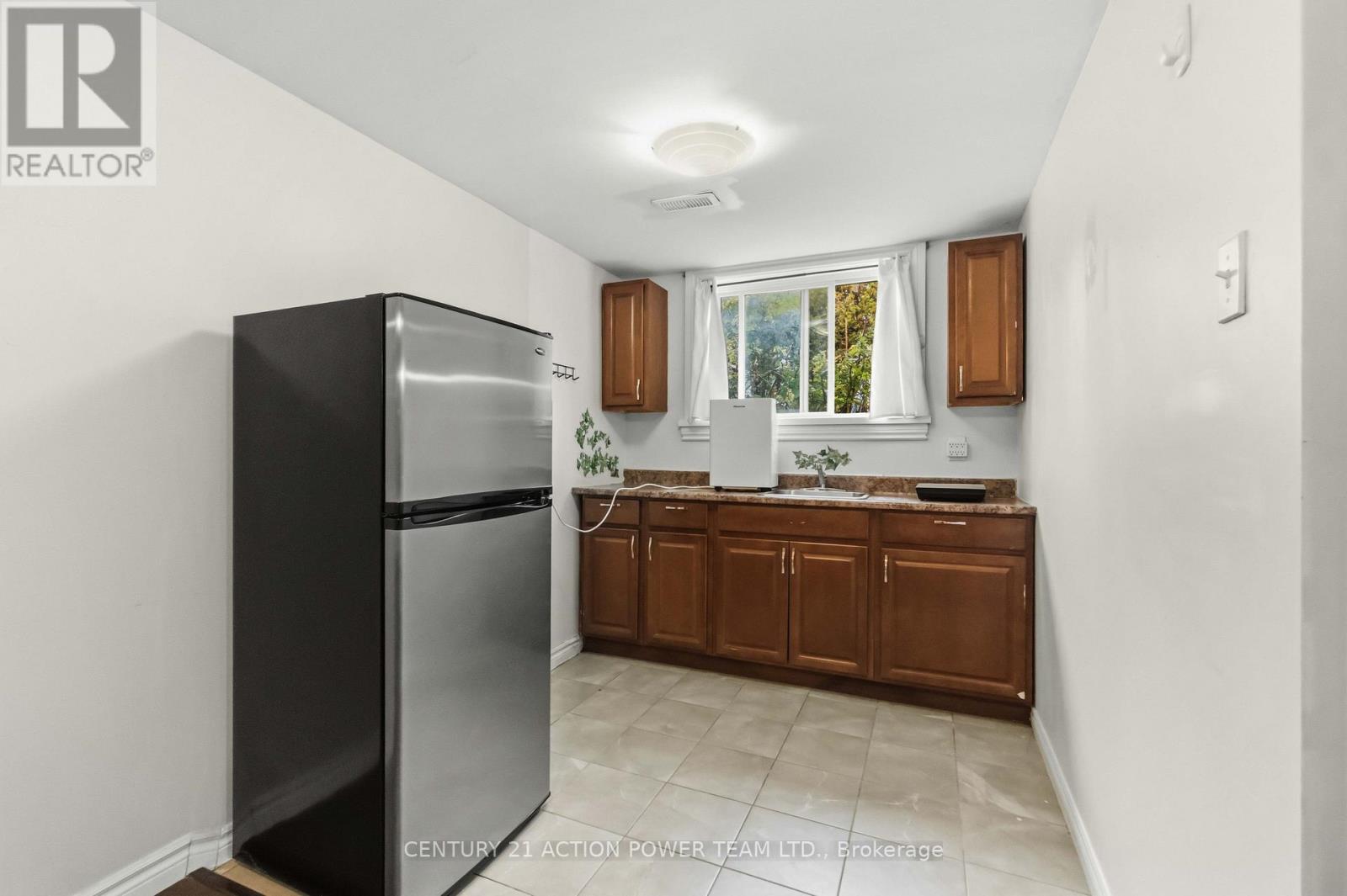 660 St Laurent Boulevard Property Photo 25