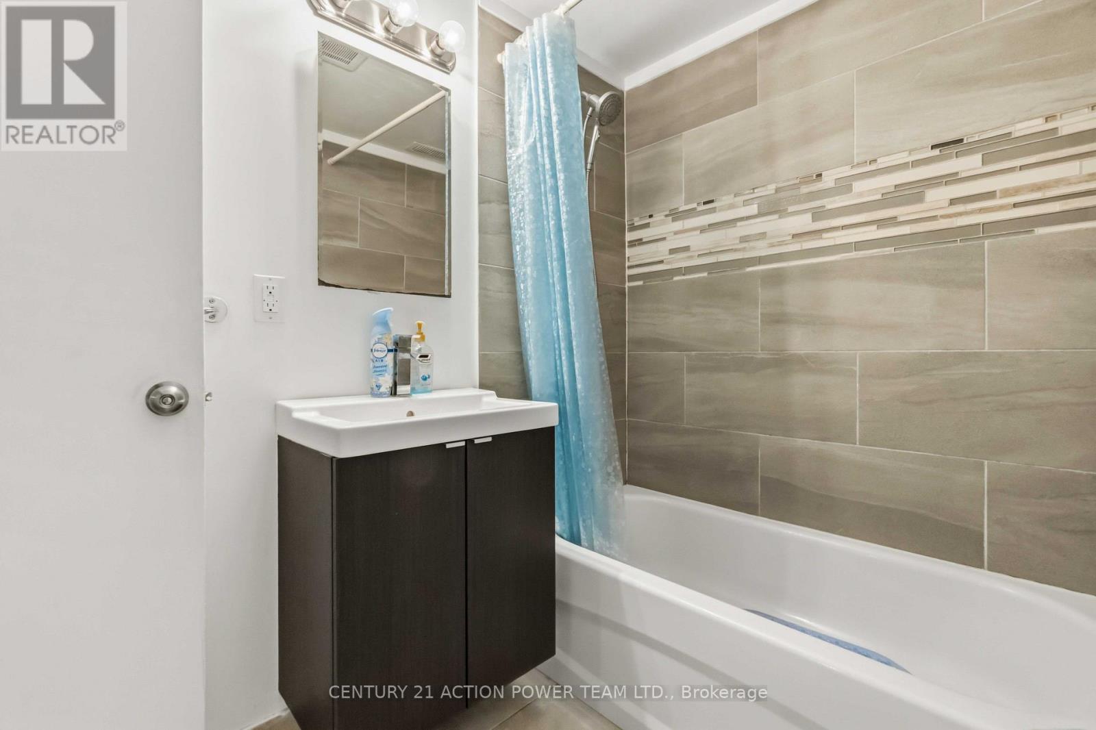 660 St Laurent Boulevard Property Photo 26