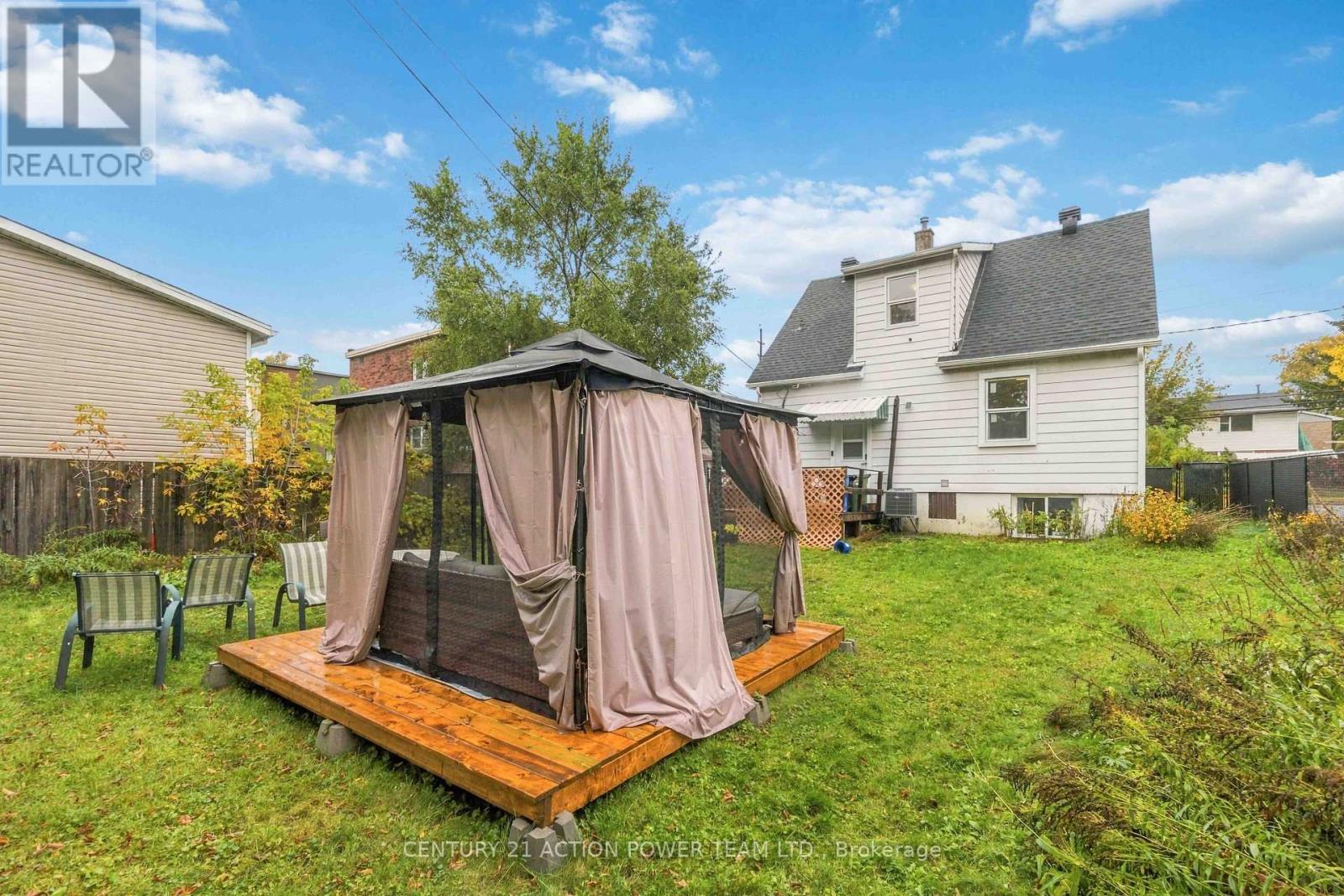 660 St Laurent Boulevard Property Photo 31