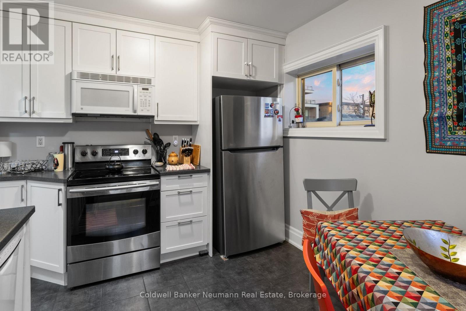 A - 54 Yarmouth Street Property Photo 6