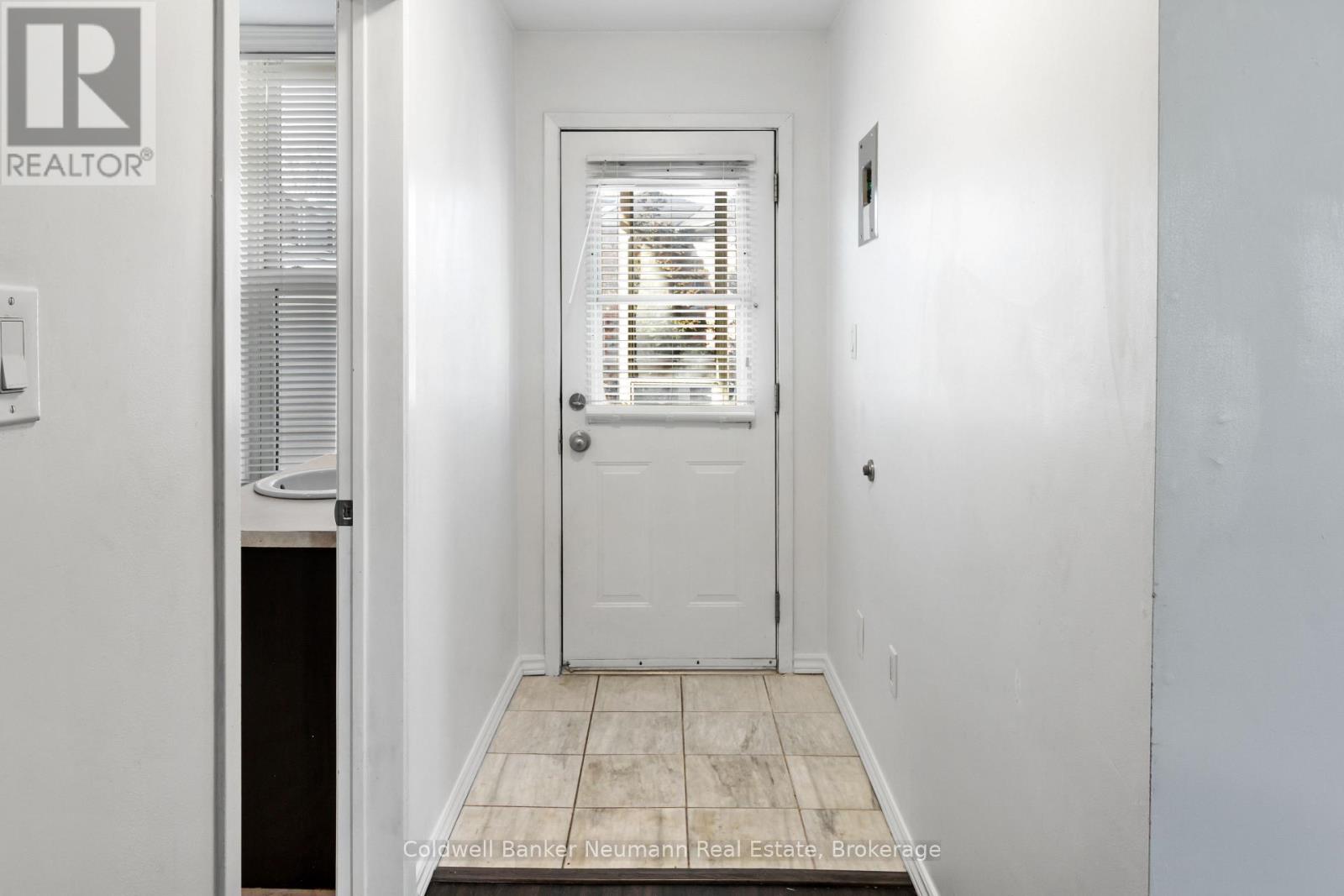 A - 56 Yarmouth Street Property Photo 4
