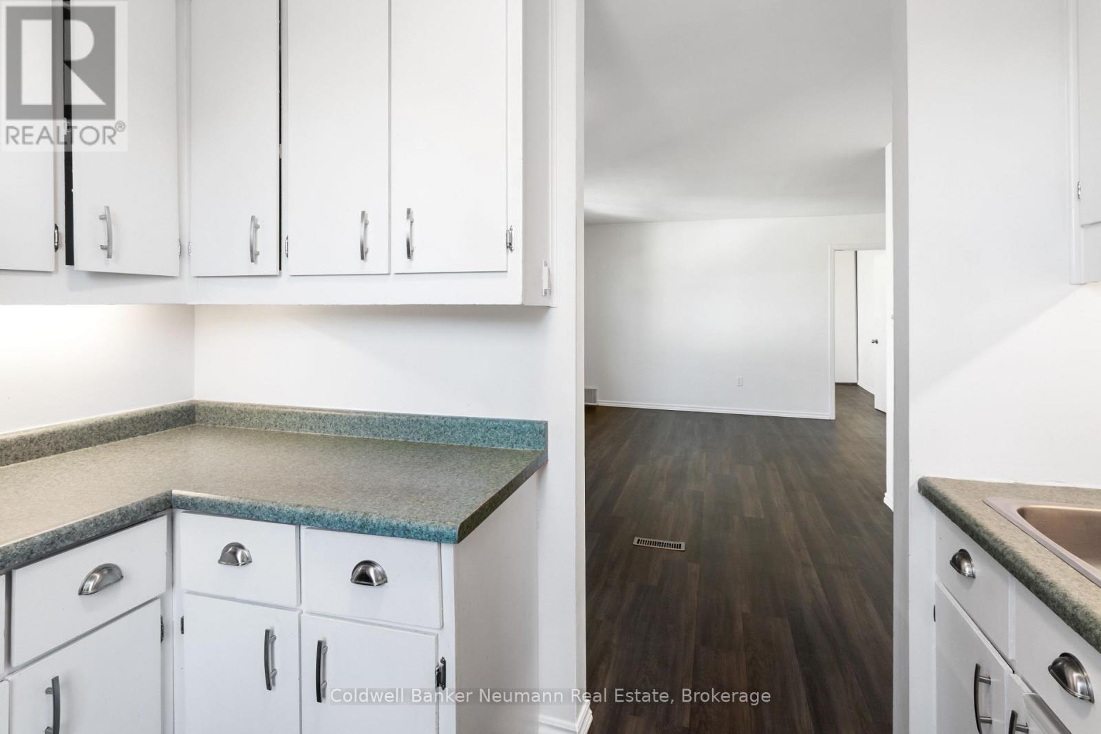 A - 56 Yarmouth Street Property Photo 7