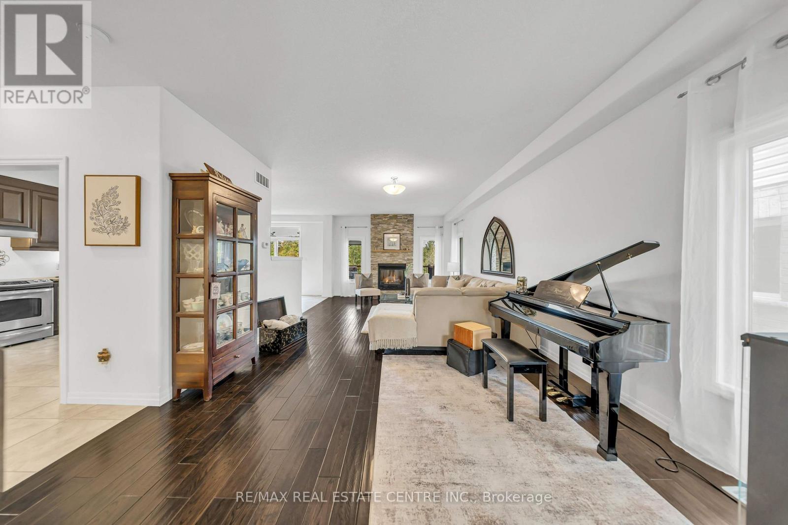 365 Woodbine Avenue Property Photo 8