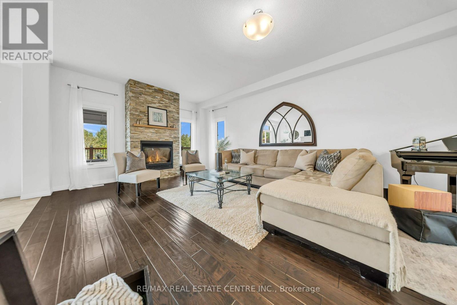 365 Woodbine Avenue Property Photo 9