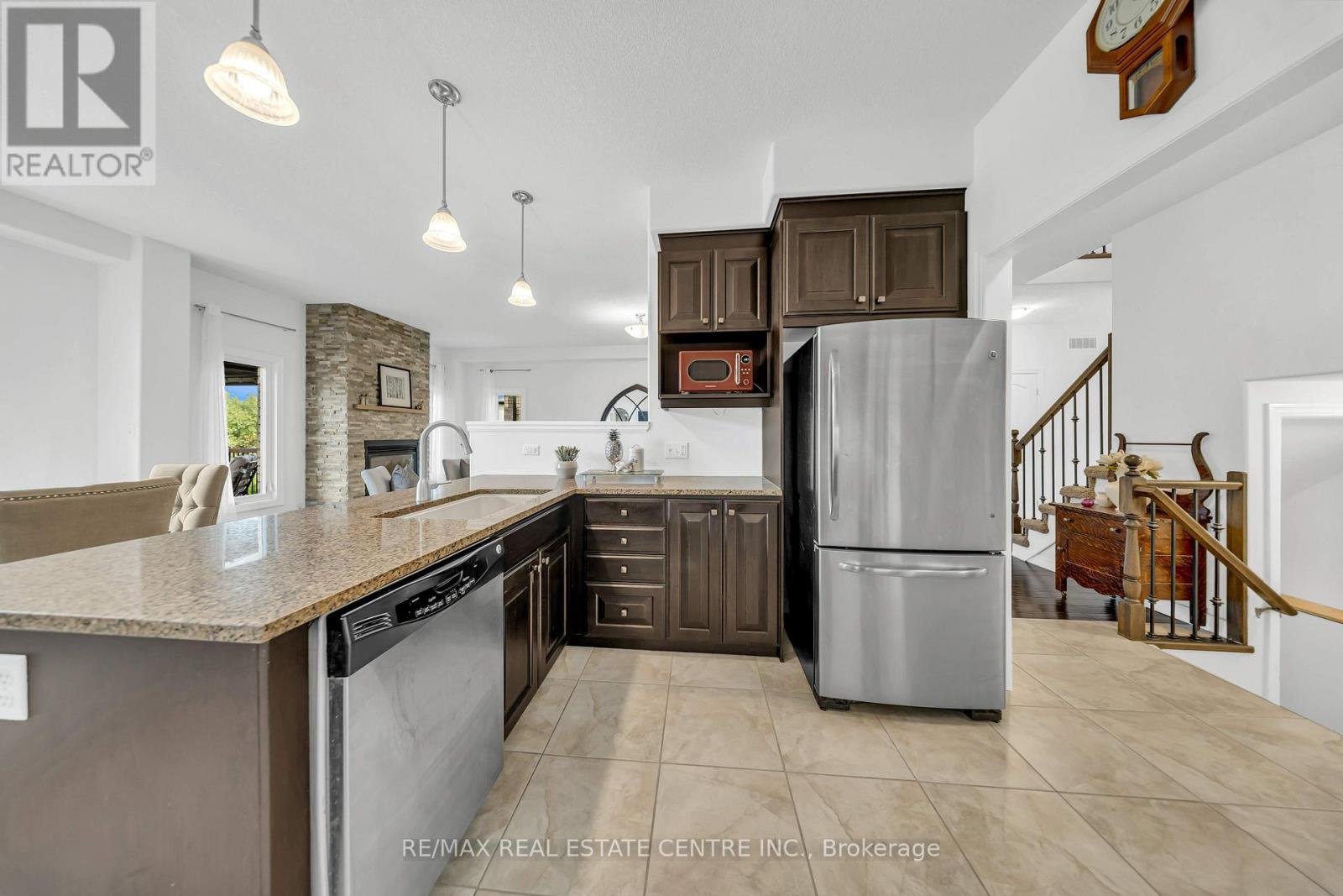 365 Woodbine Avenue Property Photo 14