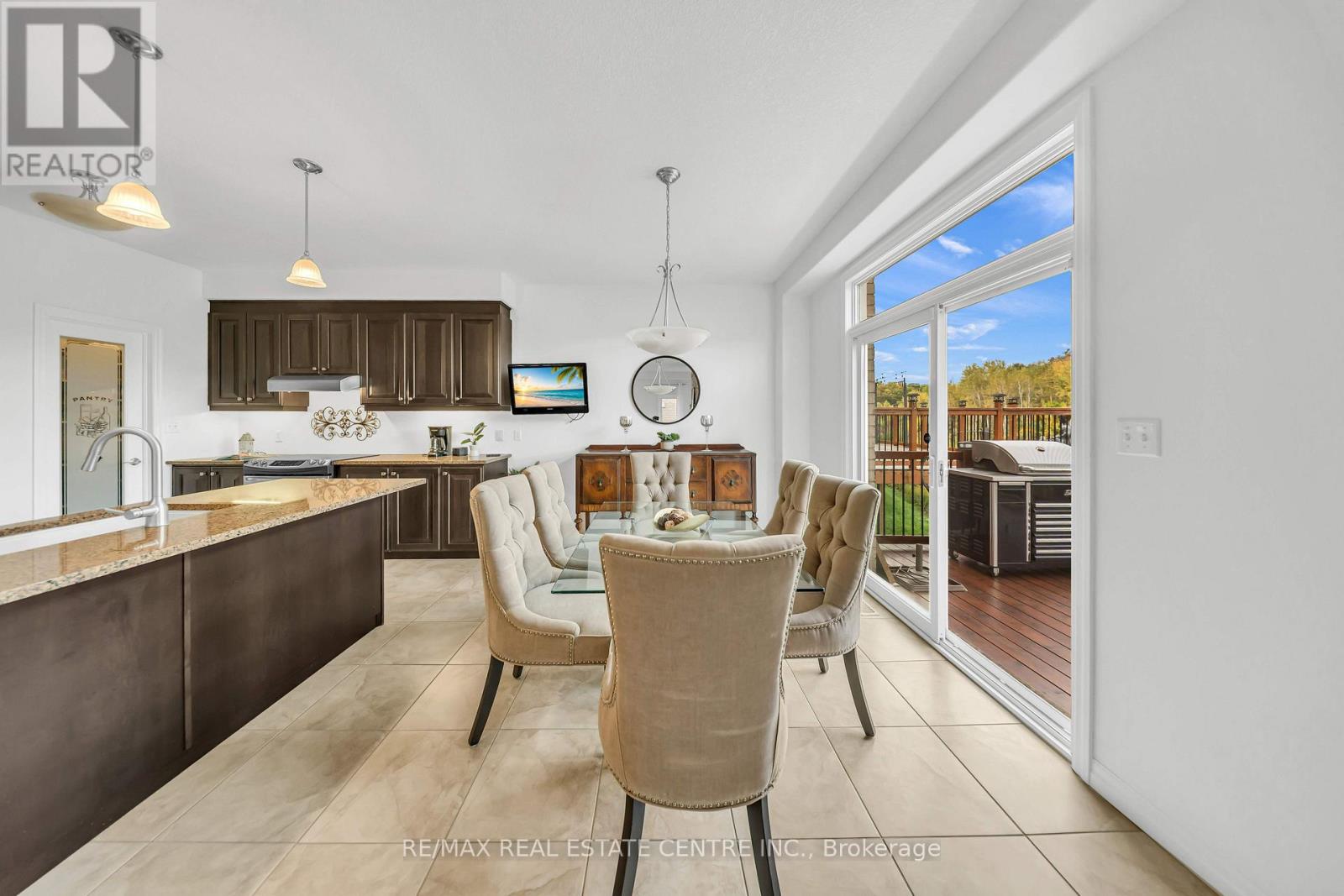 365 Woodbine Avenue Property Photo 17