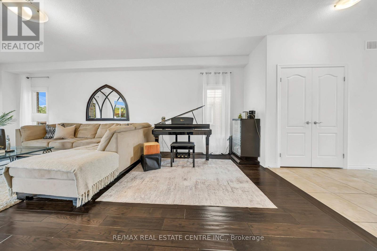 365 Woodbine Avenue Property Photo 19