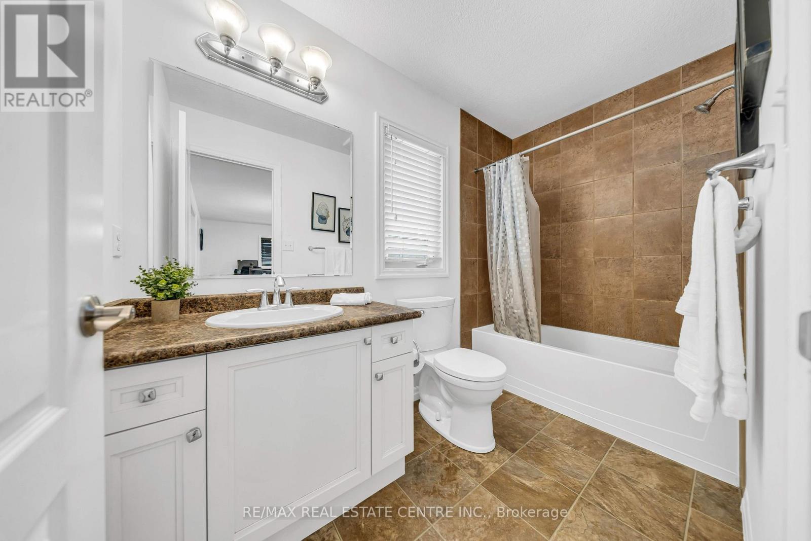 365 Woodbine Avenue Property Photo 35