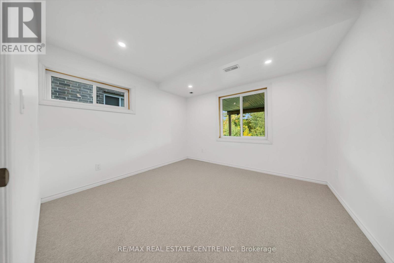 365 Woodbine Avenue Property Photo 39