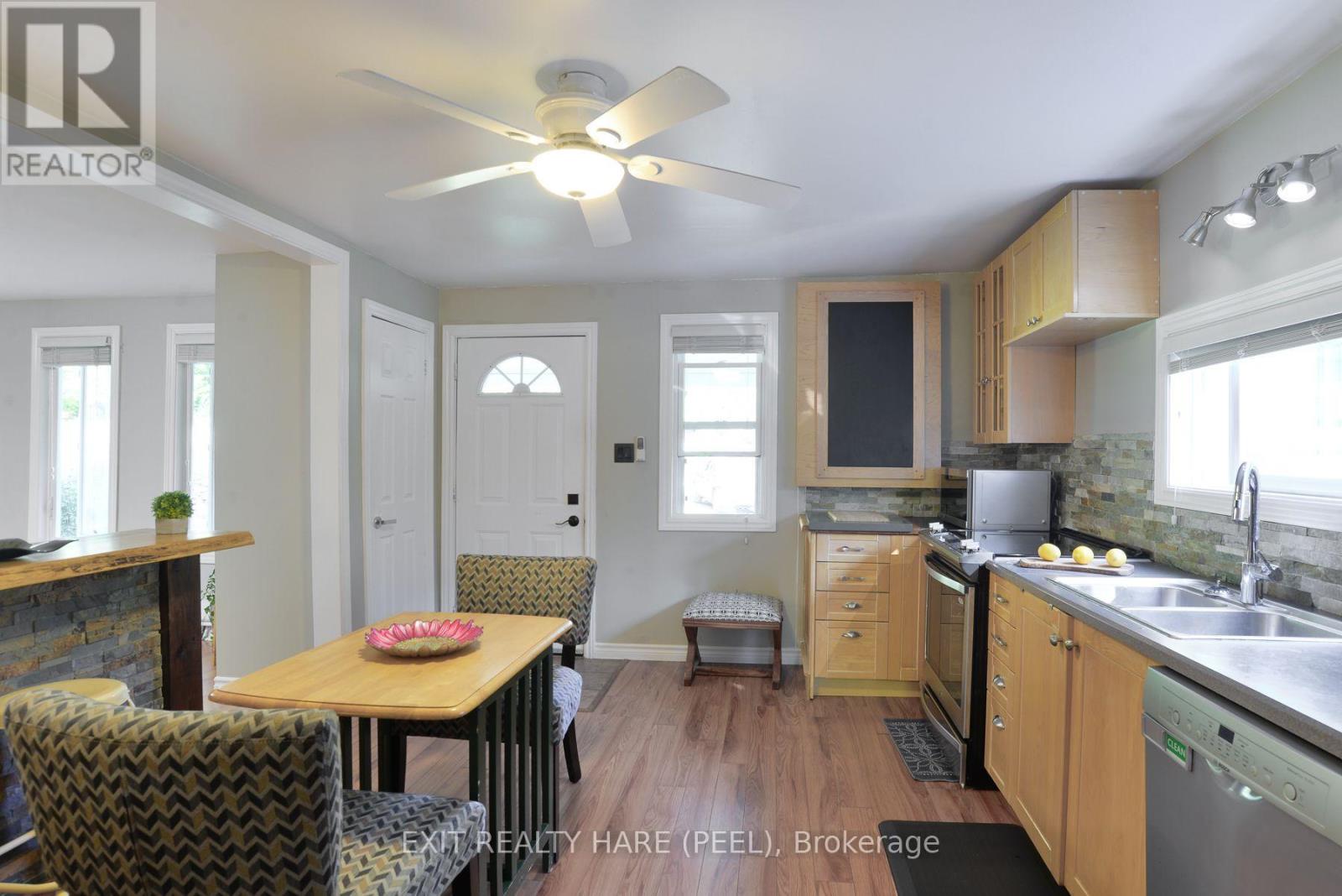 1082 Lambert Road Property Photo 4