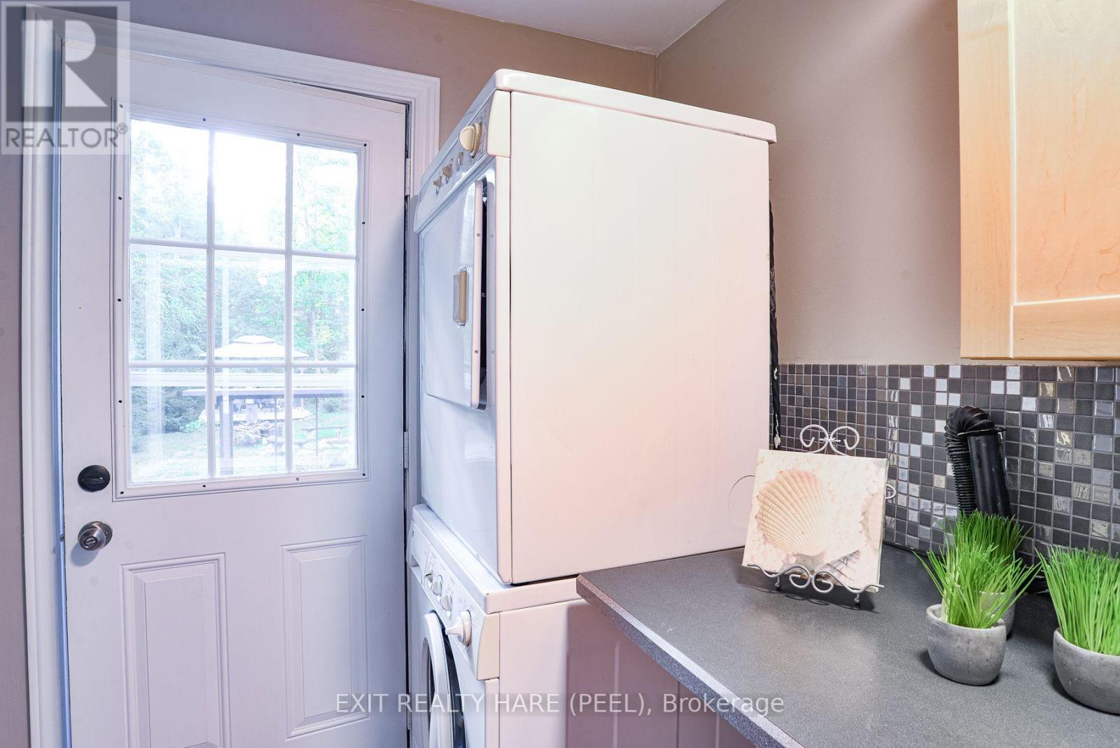 1082 Lambert Road Property Photo 16