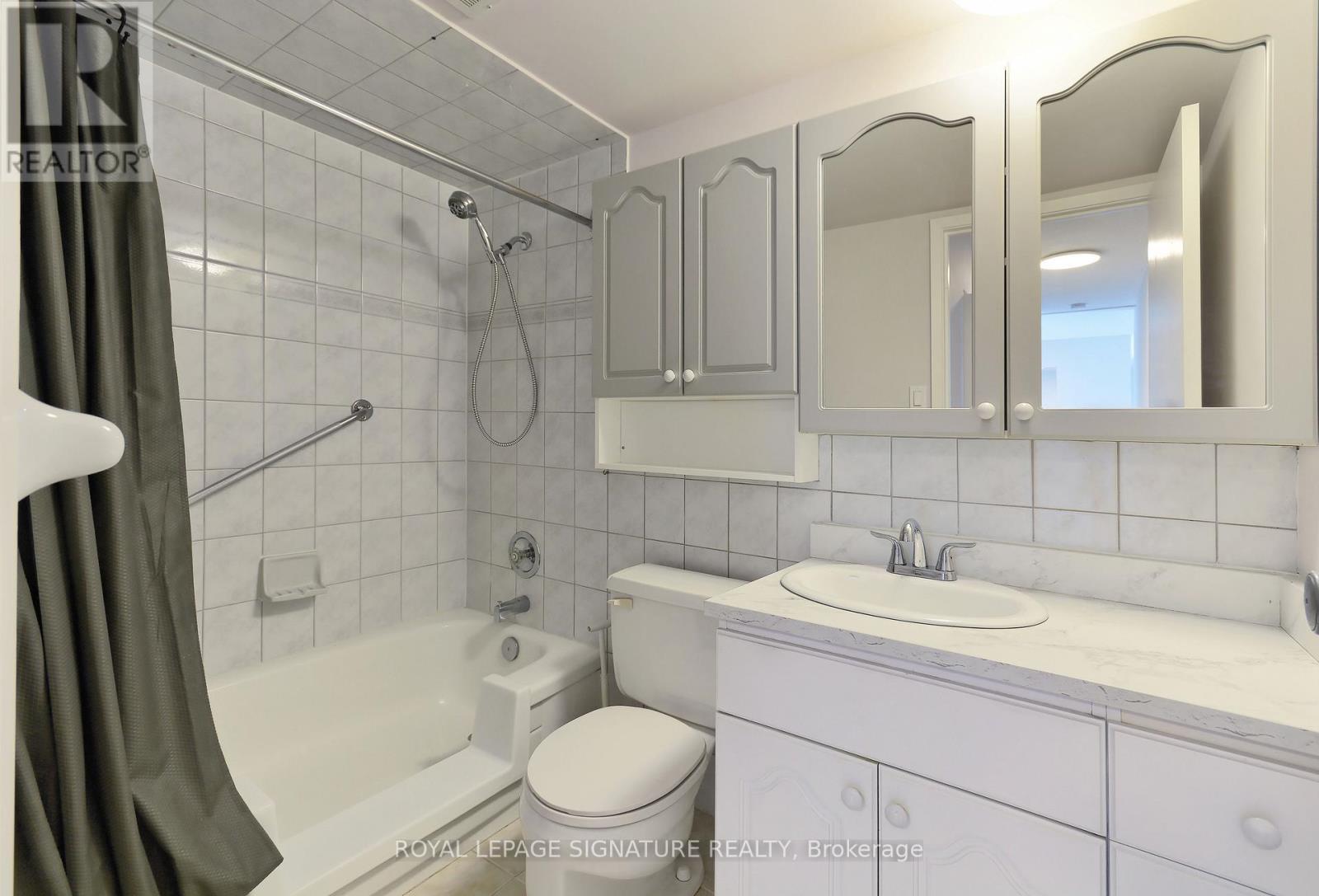 607 - 19 Woodlawn Road E Property Photo 16